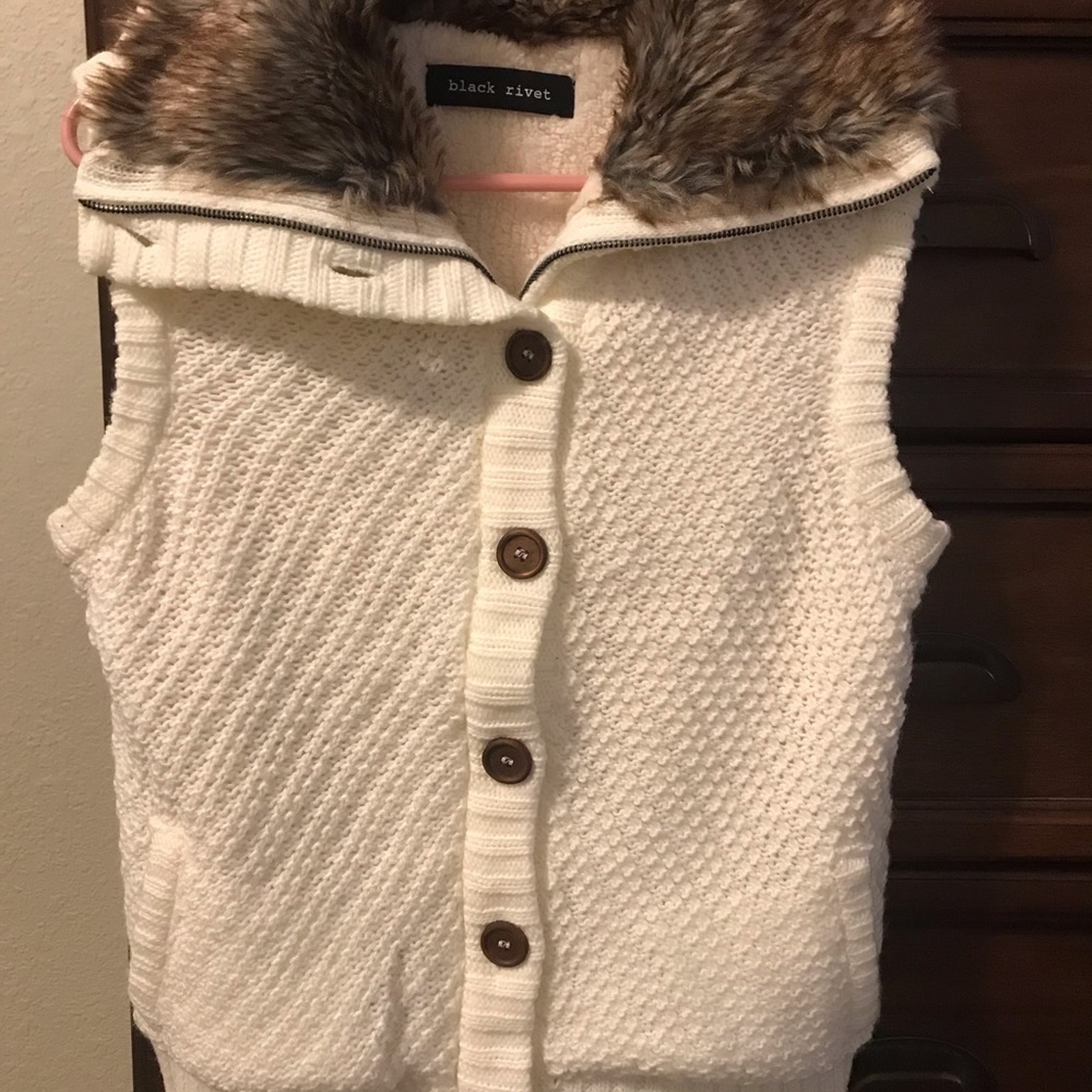 Cable knit fur collar vest